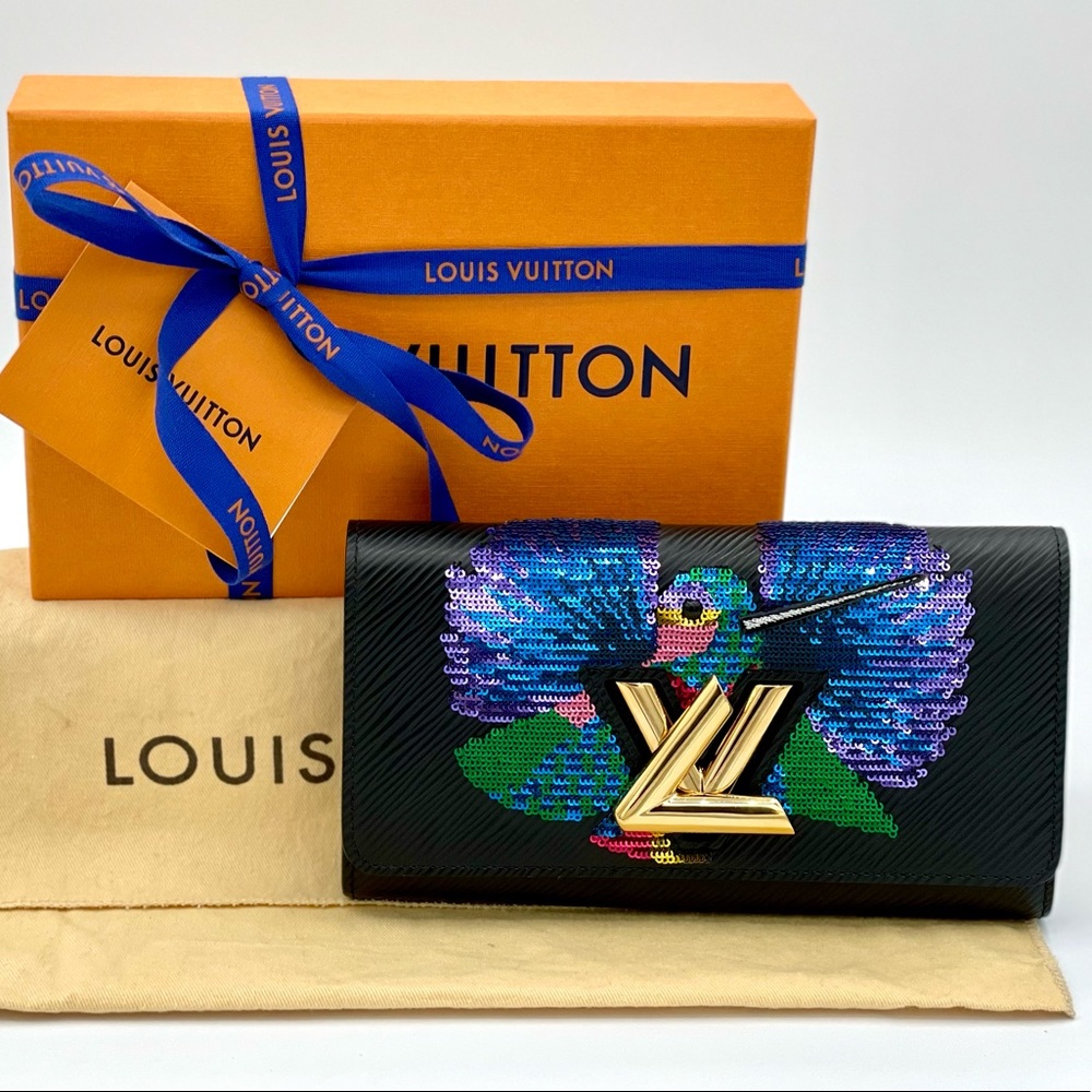 PRE-LOVED Louis Vuitton Epi Hummingbird Twist Wallet